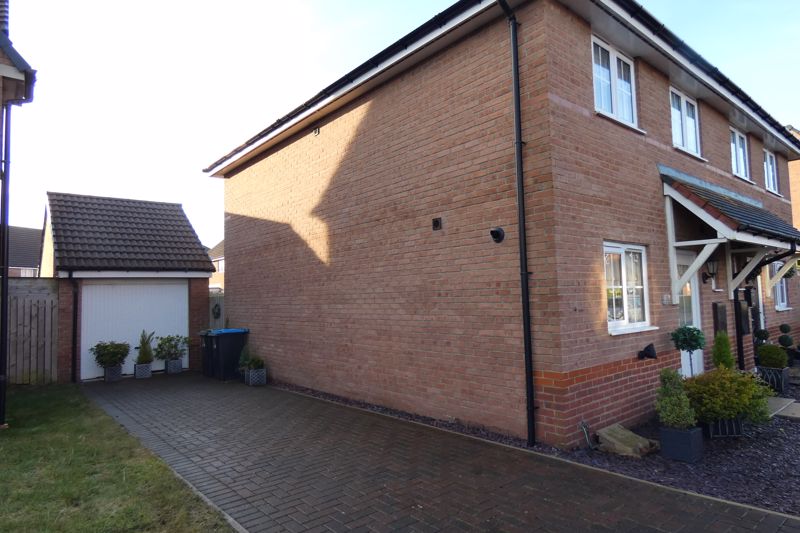 Driveway/Garage- click for photo gallery